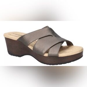 NWOT Easy Street Women's Ren Slip-Resistant Sandals, Size 10M